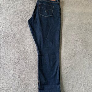 Women’s Levi skinny jeans